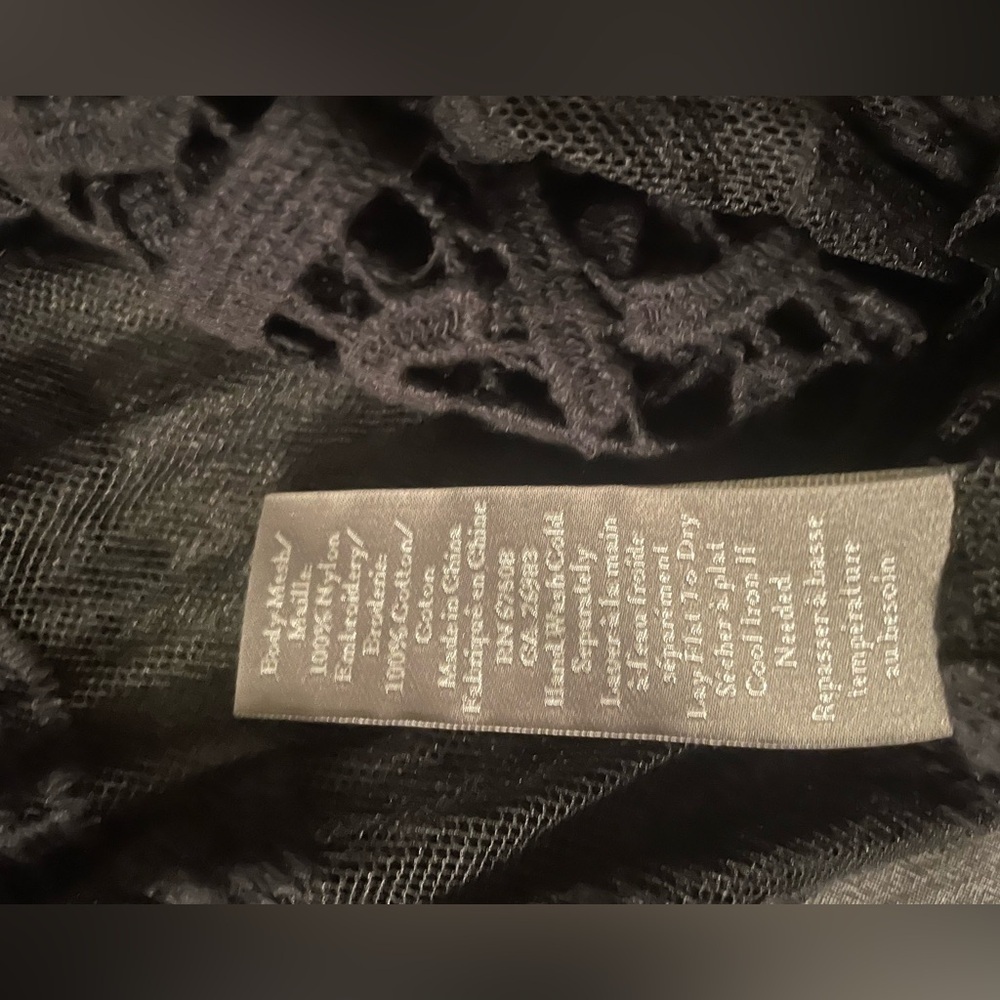 Vince Camuto Lace Cover-up Top - Picture 5 of 6